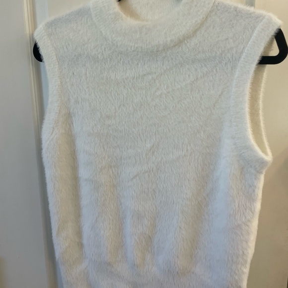 Rachel Zoe Sleeveless White Sweater - Picture 2 of 4